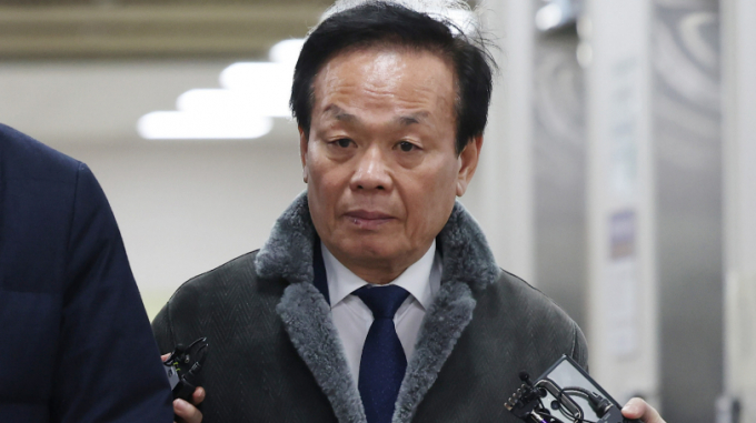 재판부가 백현동 개발 비리 의혹의 핵심 '로비스트'로 지목된 김인섭 전 한국하우징기술 대표에 대해 징역 5년을 선고하고 추징금 약 63억원을 명령했다. 사진은 이날 오후 서울 서초구 서울중앙지법원에 출석하는 김 전 대표. /사진=뉴시스