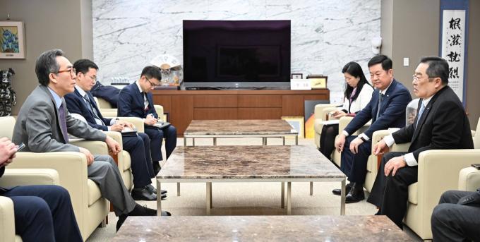 조태열 외교부 장관이 13일 한국무역협회를 방문해 간담회를 열고 있다.(외교부 제공)