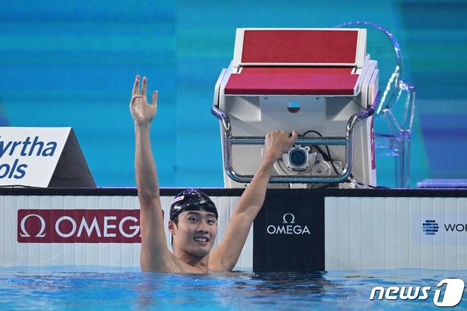 황선우가 14일(한국시간) 열린 2024 세계수영선수권대회 남자 자유형 200m 결선에서 1분44초75의 기록으로 우승했다. ⓒ AFP=뉴스1