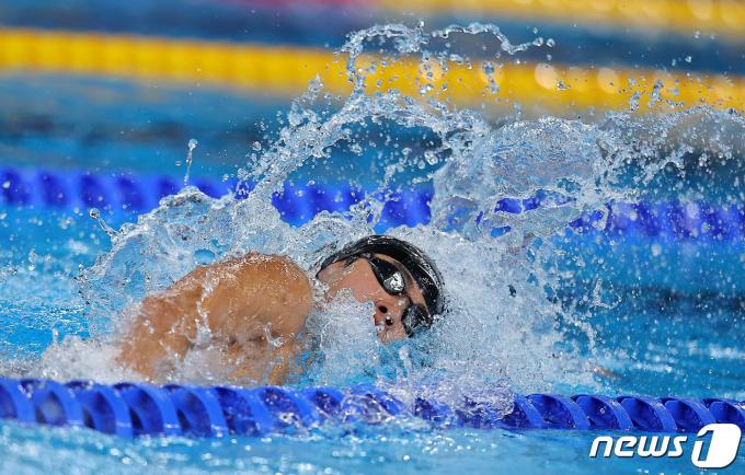 [사진] 황선우, 세계선수권 자유형 200m 금메달 쾌거