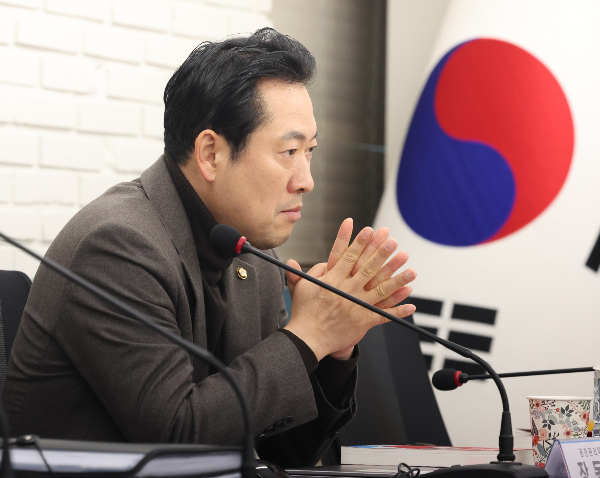장동혁 국민의힘 사무총장이 인요한 전 국민의힘 혁신위원장의 종로 출마 보도에 반박했다. 사진은 지난 6일 서울 여의도 국민의힘 당사에서 열린 공천관리위원회 4차 회의에 참석한 장 사무총장. /사진=뉴스1