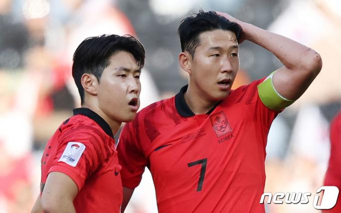 [뉴스1 PICK]“손흥민 멱살잡자 이강인 주먹날렸다”…밝혀지는 4강전 전날 내막