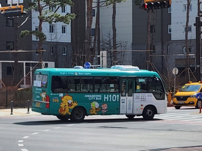 화성도시공사는 관내 반정동에서 영천동까지 운행하던 H101번 시내버스를 무봉산 자연휴양림까지 노선을 연장하여 운행한다. / 사진제공=화성도시공사