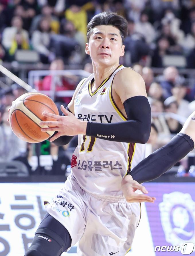 [사진] LG 양홍석 '있는 힘껏!'