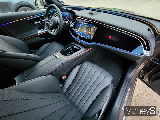 메르세데스-벤츠 E300 4MATIC AMG 라인 앞좌석 /사진=박찬규 기자
