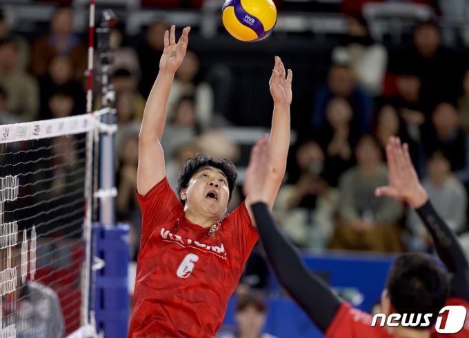 [사진] 한국전력 하승우 '토스!'