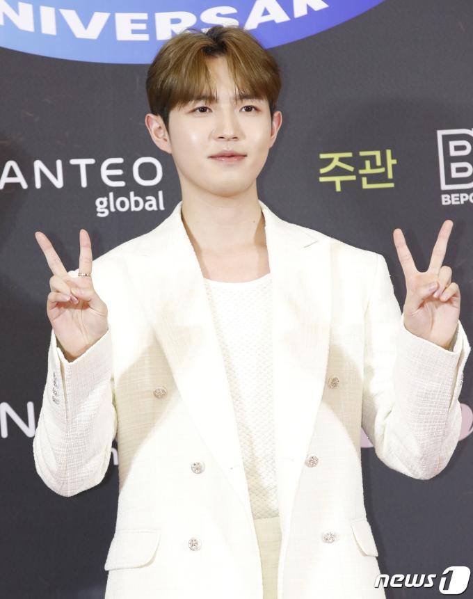 [사진] 김재환, 오늘은 화이트 왕자