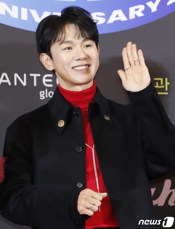 [사진] 데이브레이크 정유종, 정겨운 손 인사
