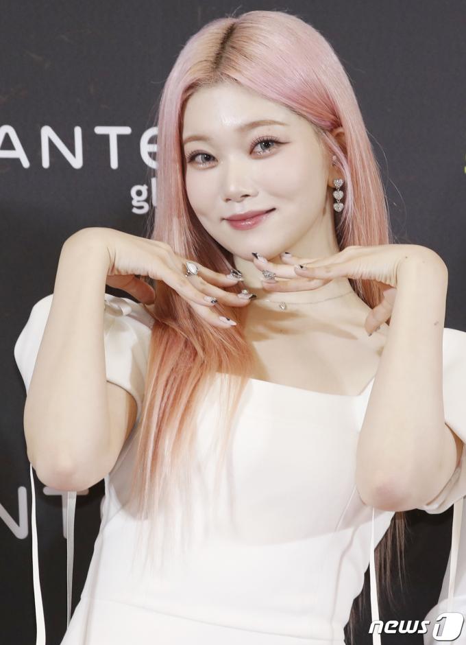 [사진] 빌리 츠키, 난 너무 예뻐