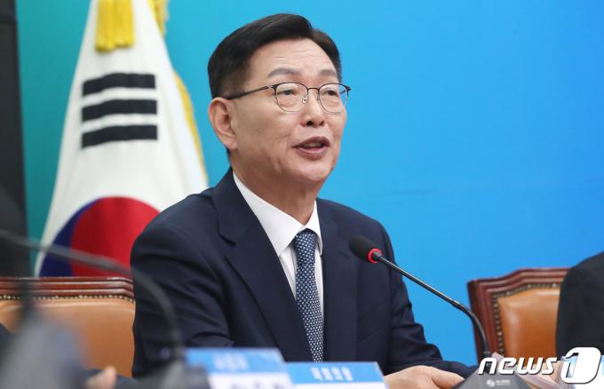 김제선 희망제작소 전 소장이 7일 오전 서울 여의도 국회에서 열린 더불어민주당 15·16·17차 인재영입식에서 발언을 하고 있다. 2024.2.7/뉴스1 ⓒ News1 임세영 기자
