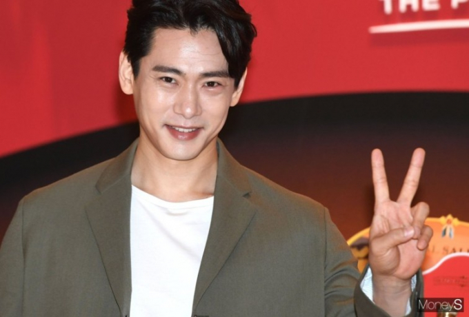 영화 '패스트 라이브즈'(셀린 송 감독)의 유태오가 최근 제77회 영국 아카데미 시상식(BAFTA) 남우주연상 후보에 오르며 전 세계적으로 관심을 한몸에 받고 있다. 사진은 지난 2021년 서울 영등포구 여의도 페어몬트 앰버서더 서울에서 열린 럭셔리 위스키 로얄살루트 '로얄살루트 21년 에스텐시아 폴로 에디션'의 출시 기념 행사에 참석한 배우 유태오. /사진=장동규 기자 