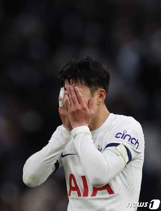 [사진] EPL 복귀전서 손가락 테이핑 한 토트넘의 손흥민