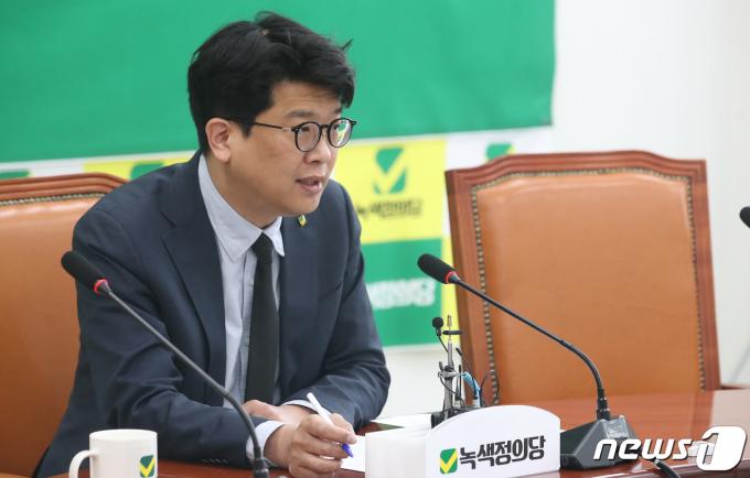 [사진] 발언하는 김준우 상임대표