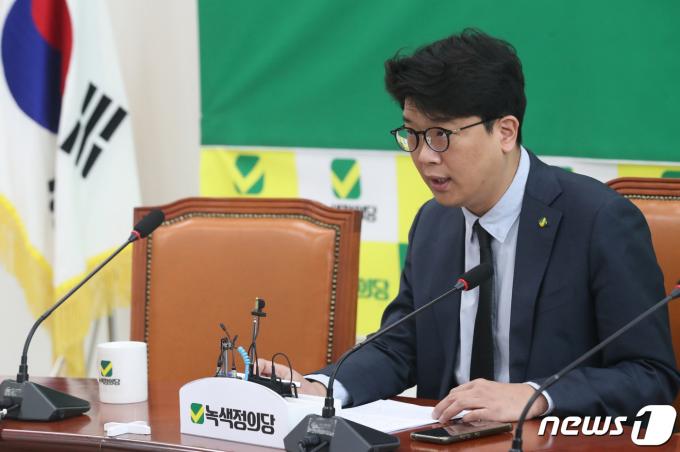 [사진] 발언하는 김준우 상임대표