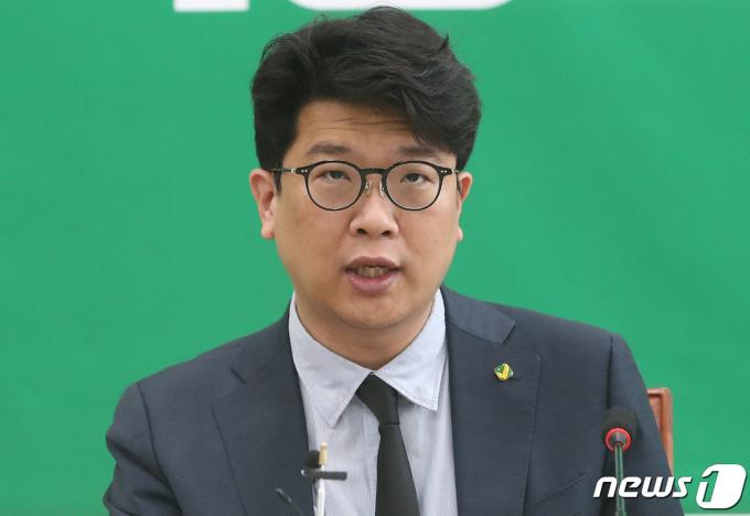 [사진] 김준우 상임대표, 총선 연대연합 방침 관련 기자간담회