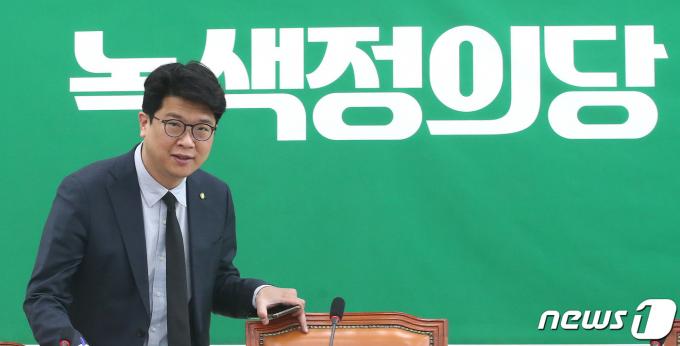 [사진] 기자간담회 나선 김준우 상임대표