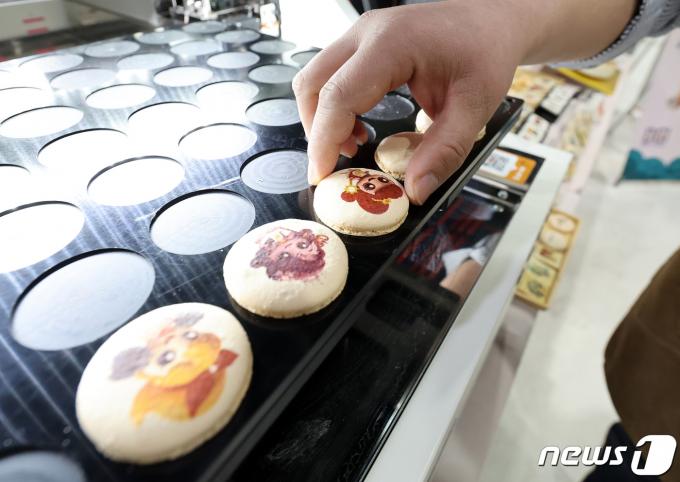 [사진] '디자인을 입은 마카롱 맛보실래요?'