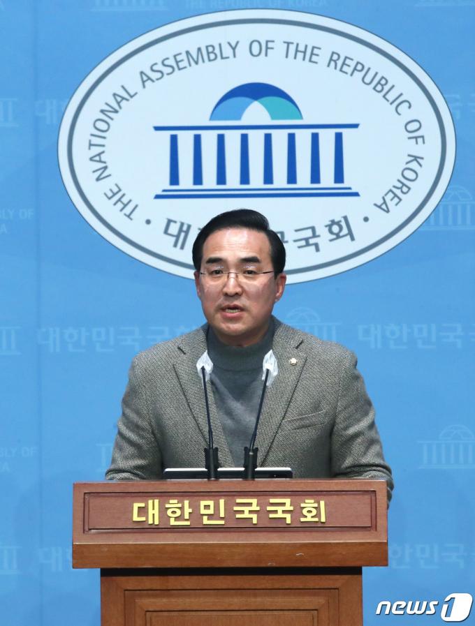 [사진] 박홍근 단장 '정책연합, 지역구 후보 연대 협의 오늘이라도 논의'