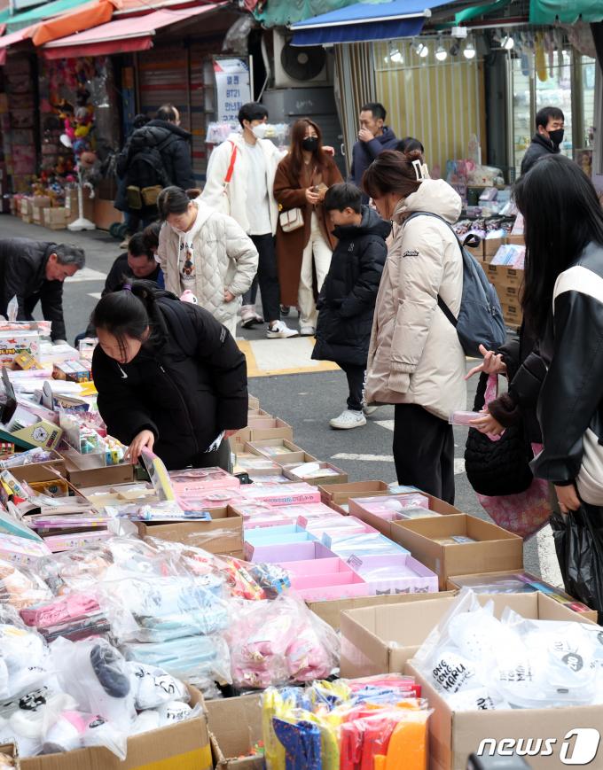 [사진] '설레이는 새학년 준비'