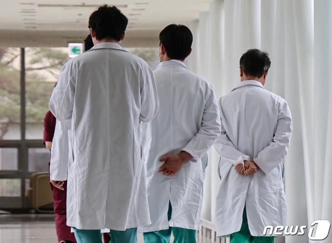 [사진] 의대 증원 방침에 정부-의료계 갈등