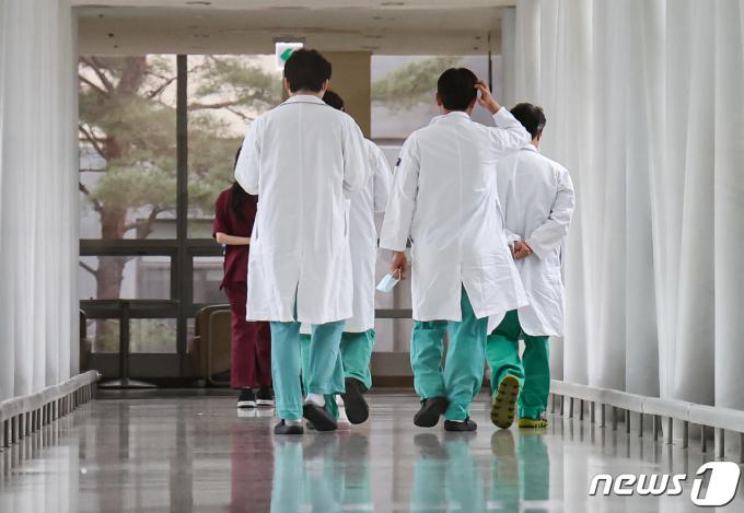 [사진] 전공의 집단 사직 예고…의료대란 다가오나
