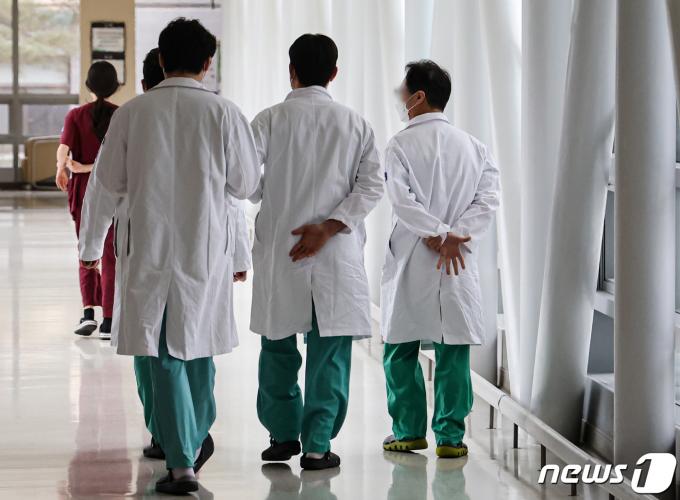 [사진] 의대 정원 확대 반발 전공의 집단 사직 예고