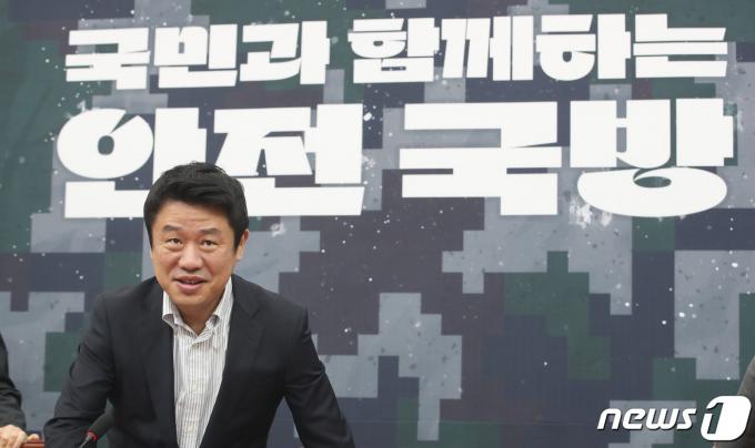 [사진] 국방공약 발표 나선 유의동 정책위의장
