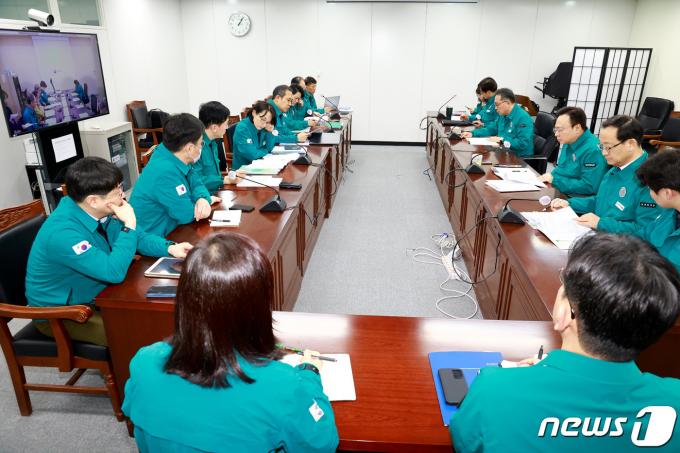 [사진] 조규홍 장관 '의사 집단행동 관련 상황 점검'