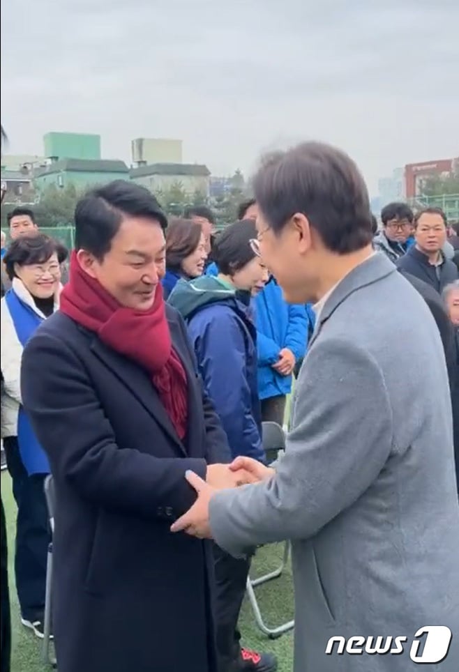 [사진] 인천 계양 지역구 행사서 만난 원희룡·이재명