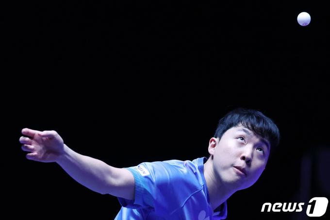 [사진] 임종훈의 서브