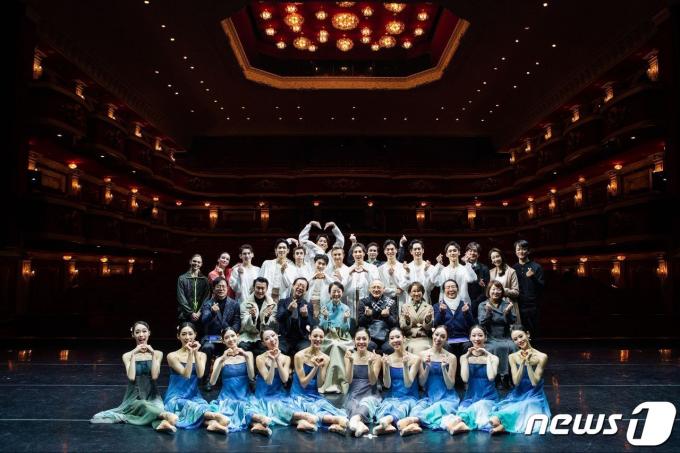 [사진] 유니버설발레단 창단 40주년 기념 공연 관람한 유인촌 장관
