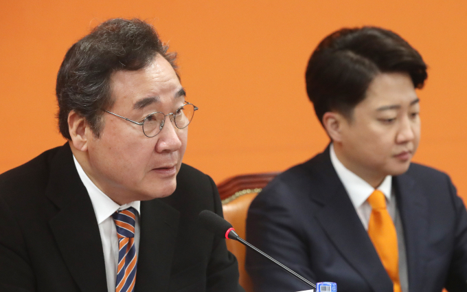 개혁신당이 19일 최고위원회의에서 갈등 봉합에 실패했다. 사진은 이날 서울 국회에서 열린 최고위원회의에 참석한 이낙연 공동대표와 이준석 공동대표의 모습. /사진=뉴스1