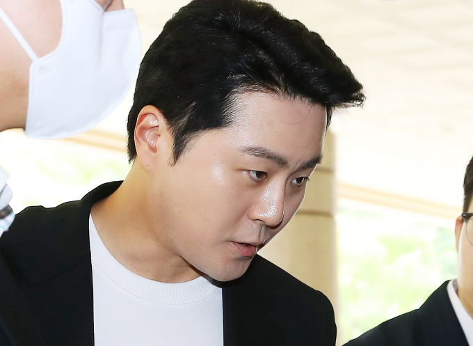 음주운전 등의 혐의로 1심에서 집행유예 판결을 받은 가수 이루가 오는 3월 항소심 법정에 다시 선다. 사진은 지난해 6월 범인도피 방조와 도로교통법 위반(음주운전) 등 혐의를 받고 있는 가수 겸 배우 이루. /사진=머니투데이