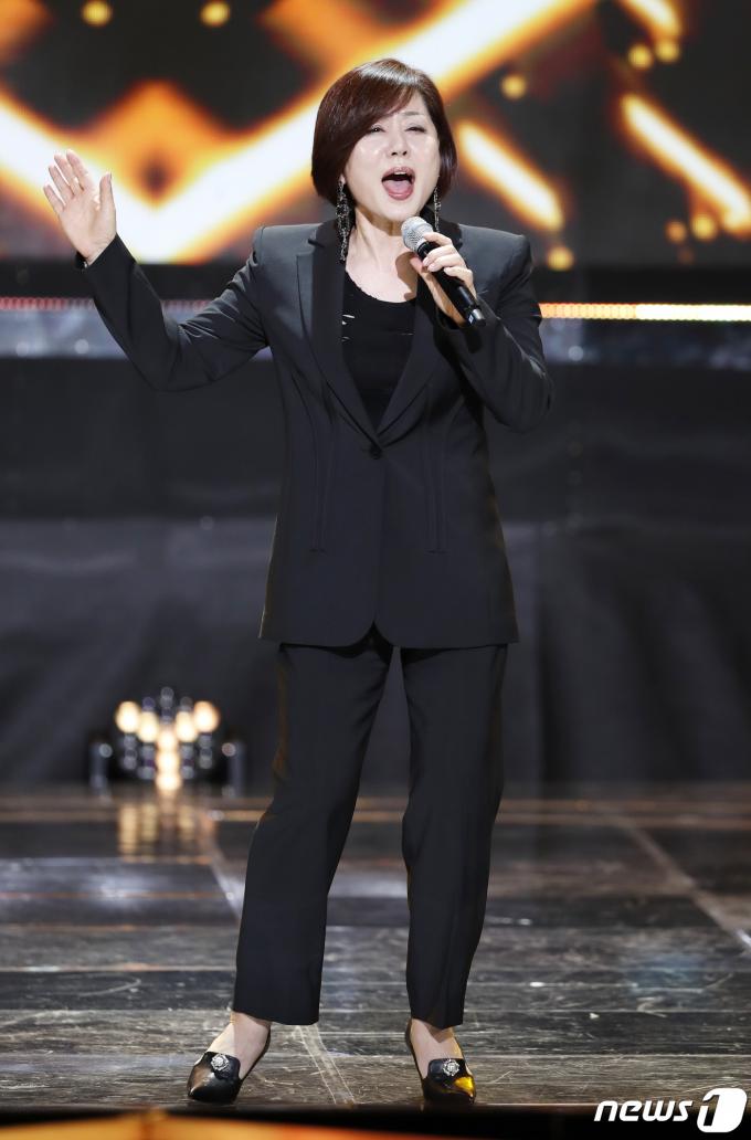 [사진] 한혜진, 트롯 큰누나