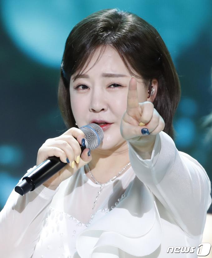 [사진] 금잔디, 흥겨운 무대