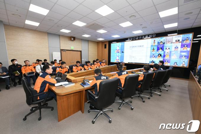 [사진] 남화영 소방청장, 의료계 집단행동 대비 전국 소방본부장 회의 주재