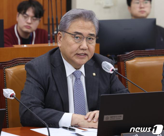박진 국민의힘 의원이 서울 여의도 국회에서 열린 기획재정위원회 전체회의에서 발언을 하고 있다. 2024.2.19/뉴스1 ⓒ News1 송원영 기자