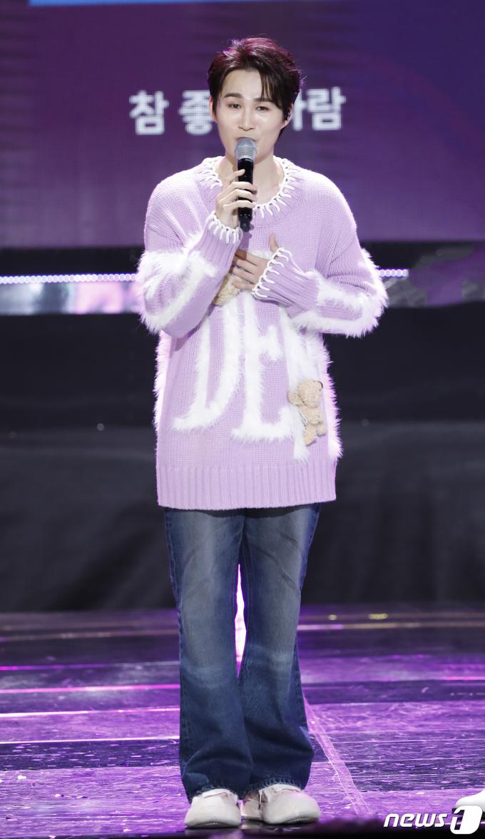 [사진] 김희재, 2년 연속 '더 트롯쇼' MC