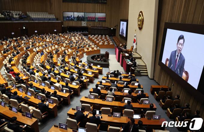 김진표 국회의장이 서울 여의도 국회에서 제413회 국회(임시회) 제1차 본회의에서 개회사를 하고 있다. 2024.2.19/뉴스1 ⓒ News1 구윤성 기자