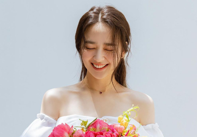 전 리듬체조 국가대표 손연재가 득남과 함께 산부인과에 기부금을 전했다. /사진=손연재 인스타그램