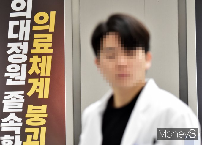 [머니S포토] 의료대란 현실로… 근무지 이탈한 의사들