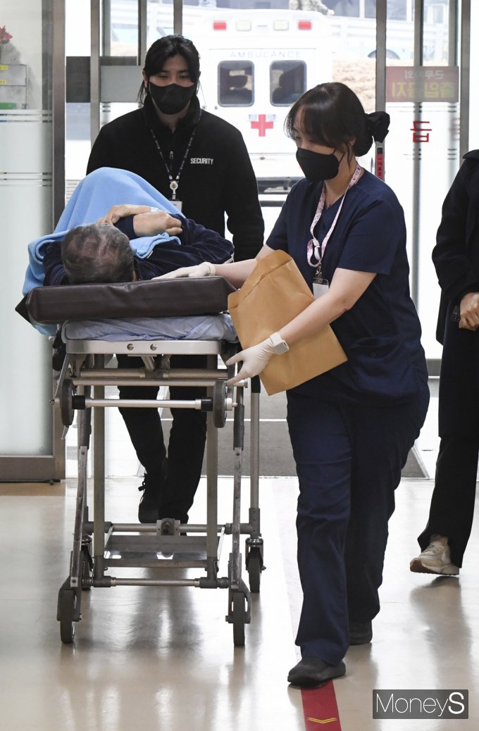 [머니S포토] '진료 못 받은 환자 軍병원으로'… 정부, 군병원 민간 개방
