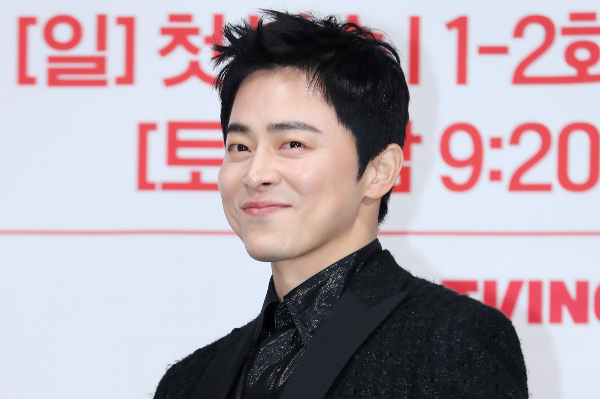배우 조정석이 운영하는 것으로 추정되는 유튜브 채널 '청계산댕이레코즈'에 대한 관심이 뜨겁다. 사진은 배우 조정석이 16일 오후 서울 구로구 라마다신도림호텔에서 열린 tvN 새 토일 드라마 '세작, 매혹된 자들' (극본 김선덕 , 연출 조남국) 제작발표회에서 포즈를 취하고 있는 모습. /사진=뉴시스