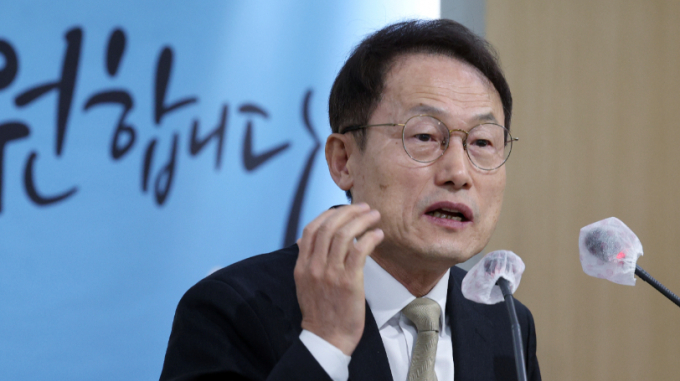 조희연 서울시교육감이 페이스북을 통해 지난해 7월 사망한 서이초 교사에 대한 순직이 인정돼야 한다고 주장했다. 사진은 지난 16일 서울 노원구 중계동 청암중고등학교에서 열린 2023학년도 졸업식에 참석해 축사를 하고 있는 조 교육감. /사진=뉴스1
