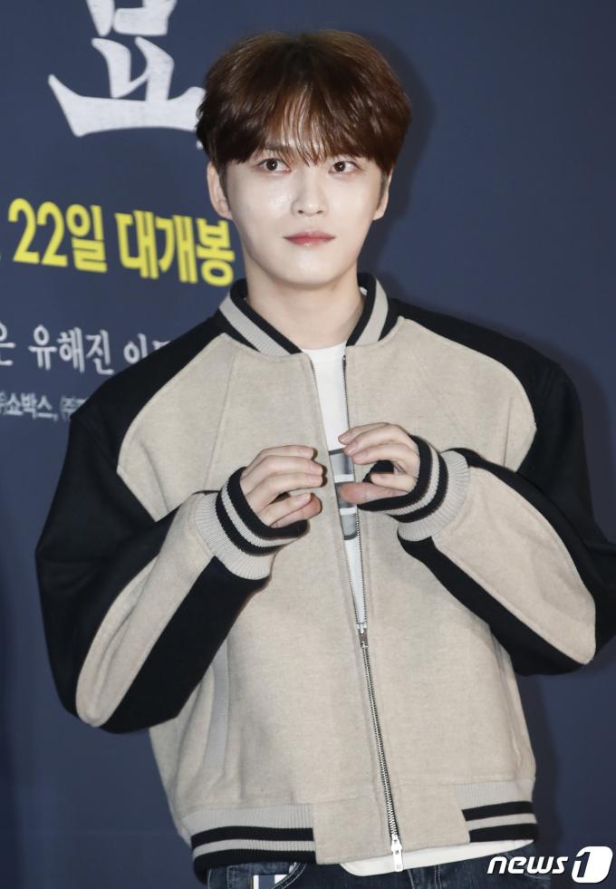 [사진] 김재중, 하트 남신