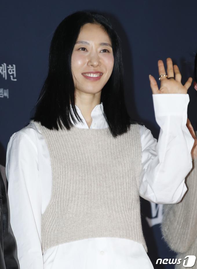[사진] 리아킴, 밝은 미소로 영화관 나들이