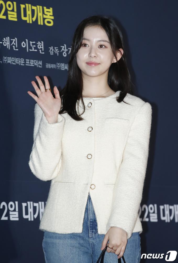 [사진] 박지후, 김고은 언니 응원 왔어요
