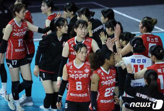 [사진] 23연패에 빠진 페퍼저축은행 '아쉽다 아쉬워'