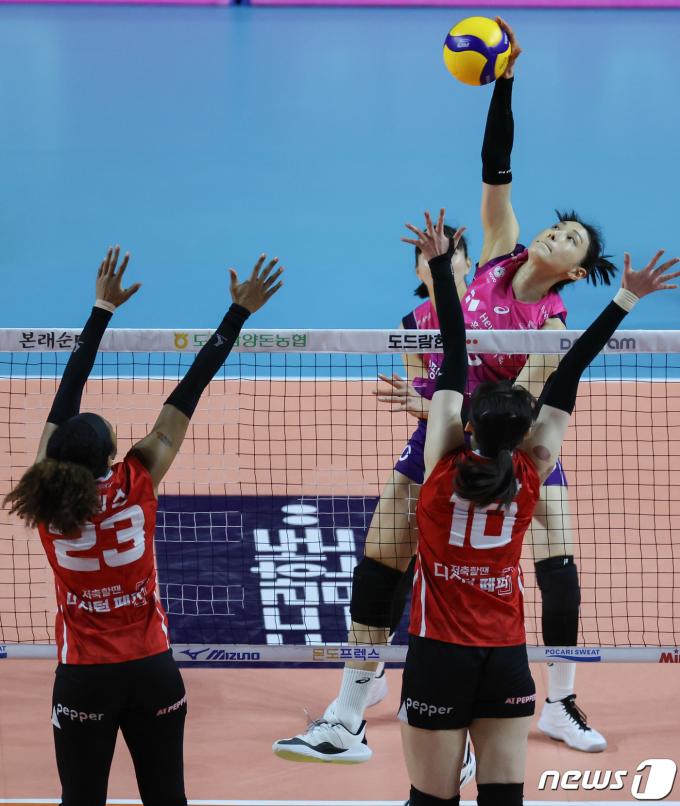 [사진] 김연경 '기회 포착'
