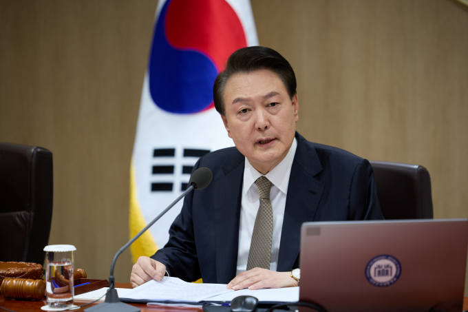 21일 대통령실은 윤석열 대통령과 마크 저커버그 메타 최고경영자(CEO)의 만남을 긍정적으로 검토 중이라고 말했다. 사진은 윤 대통령이 지난 20일 서울 용산 대통령실 청사에서 열린 국무회의를 주재하는 모습. /사진=뉴시스(대통령실 제공) 